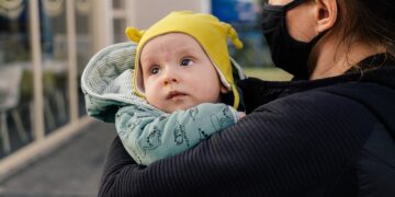 Essential Tips from the Newborn Baby Care Guide: Feeding and Sleep Basics